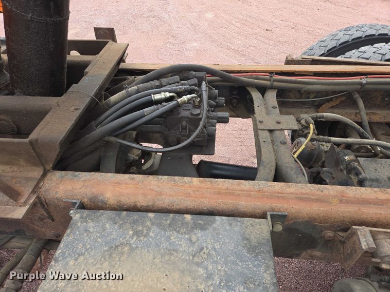 image for item DY1147 2005 International 7400 dump truck