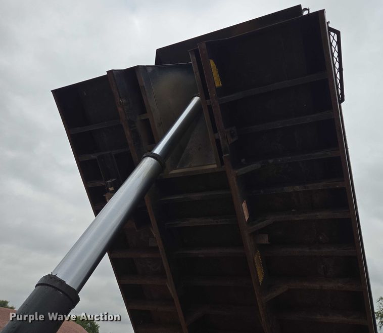 image for item DY1147 2005 International 7400 dump truck