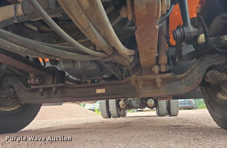 image for item DY1147 2005 International 7400 dump truck