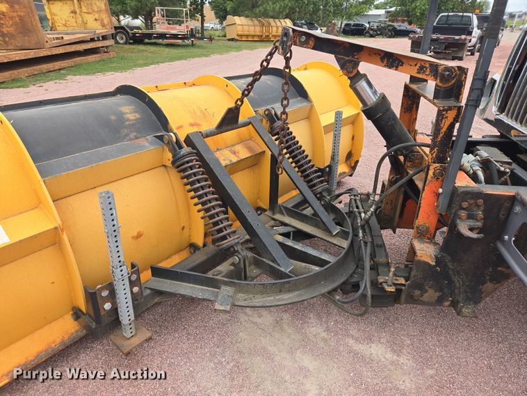 image for item DY1147 2005 International 7400 dump truck