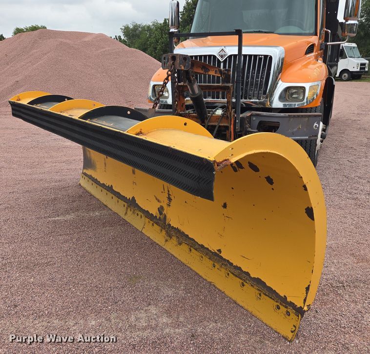 image for item DY1147 2005 International 7400 dump truck