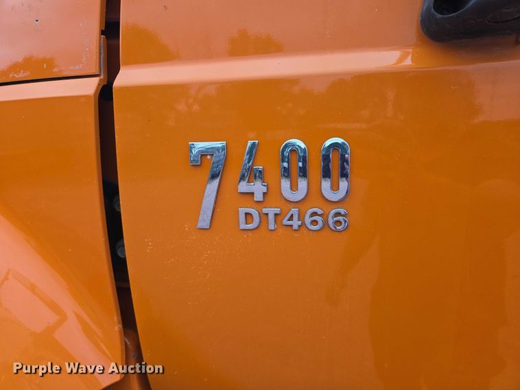 image for item DY1147 2005 International 7400 dump truck