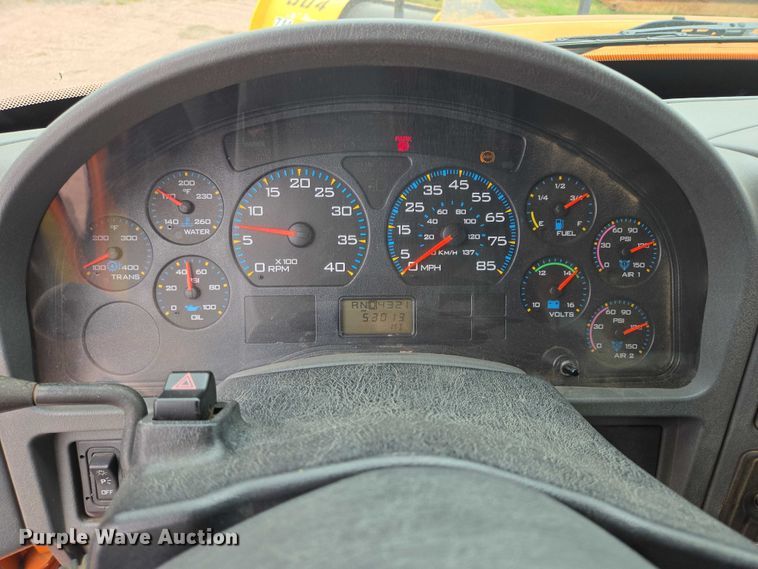 image for item DY1147 2005 International 7400 dump truck