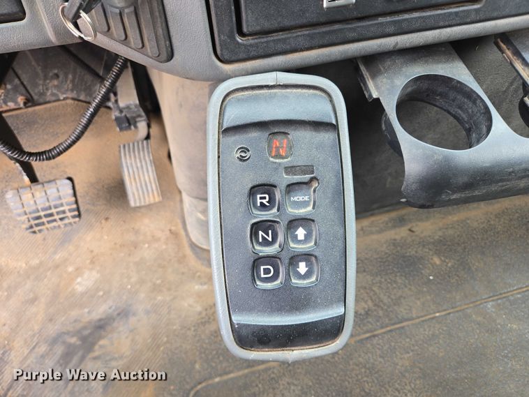 image for item DY1147 2005 International 7400 dump truck