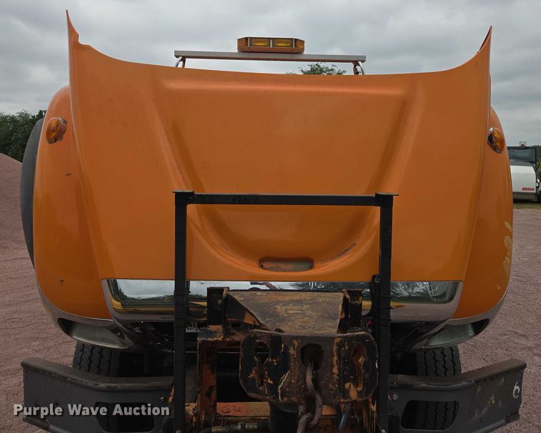 image for item DY1147 2005 International 7400 dump truck