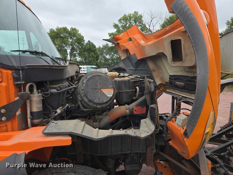 image for item DY1147 2005 International 7400 dump truck