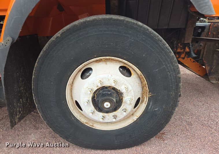 image for item DY1147 2005 International 7400 dump truck