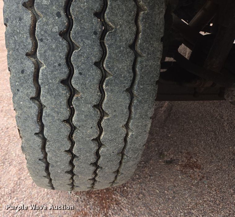 image for item DY1147 2005 International 7400 dump truck