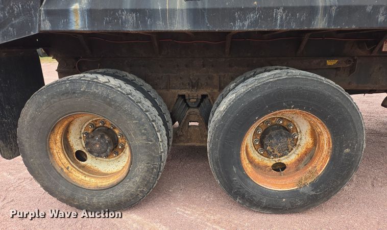 image for item DY1147 2005 International 7400 dump truck