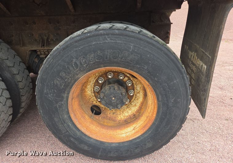 image for item DY1147 2005 International 7400 dump truck