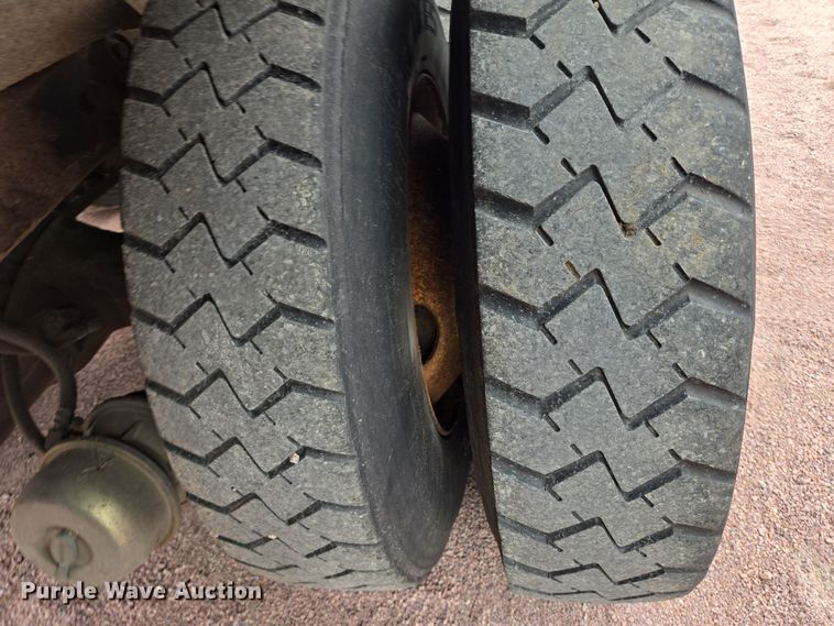 image for item DY1147 2005 International 7400 dump truck