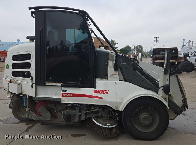image for item DY1153 2016 Elgin Pelican NP street sweeper