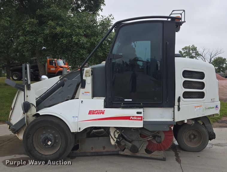 image for item DY1153 2016 Elgin Pelican NP street sweeper