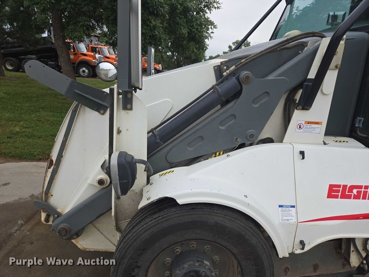 image for item DY1153 2016 Elgin Pelican NP street sweeper