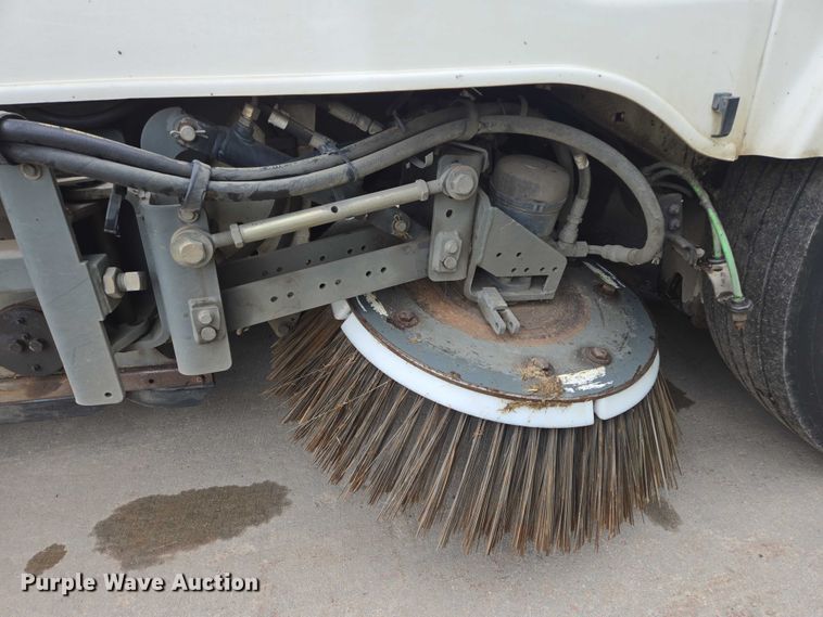 image for item DY1153 2016 Elgin Pelican NP street sweeper
