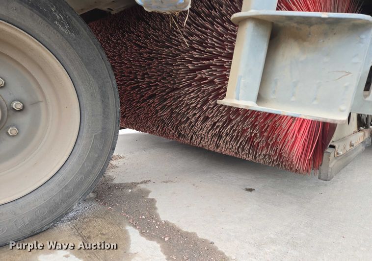 image for item DY1153 2016 Elgin Pelican NP street sweeper