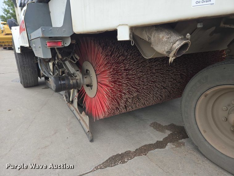 image for item DY1153 2016 Elgin Pelican NP street sweeper