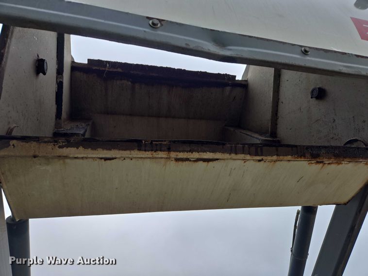 image for item DY1153 2016 Elgin Pelican NP street sweeper