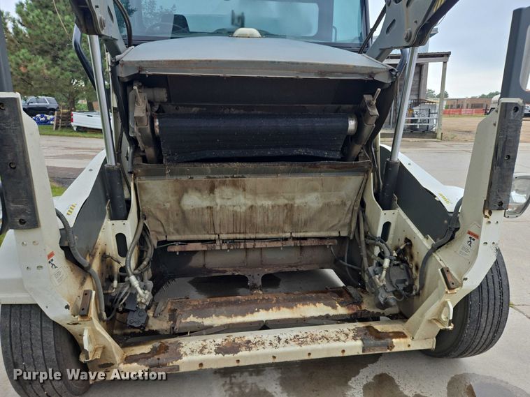 image for item DY1153 2016 Elgin Pelican NP street sweeper