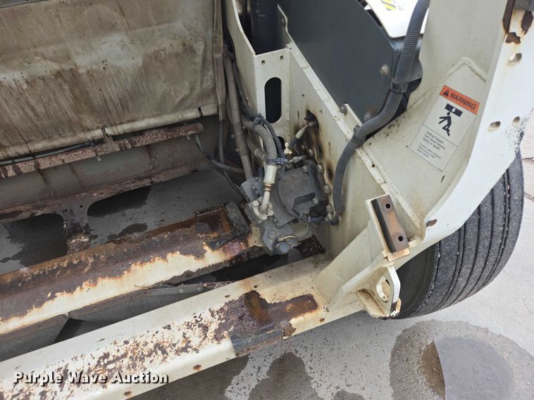 image for item DY1153 2016 Elgin Pelican NP street sweeper