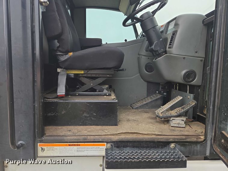 image for item DY1153 2016 Elgin Pelican NP street sweeper