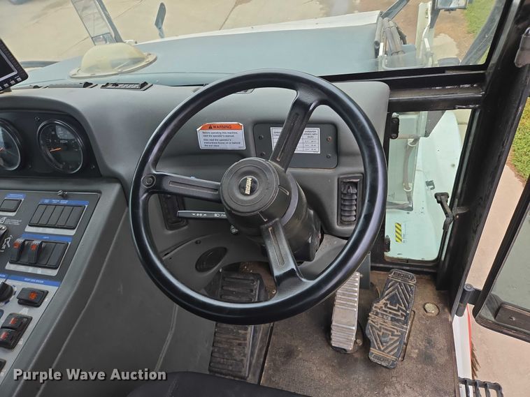 image for item DY1153 2016 Elgin Pelican NP street sweeper