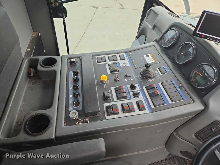 image for item DY1153 2016 Elgin Pelican NP street sweeper