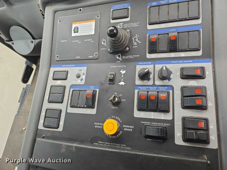 image for item DY1153 2016 Elgin Pelican NP street sweeper