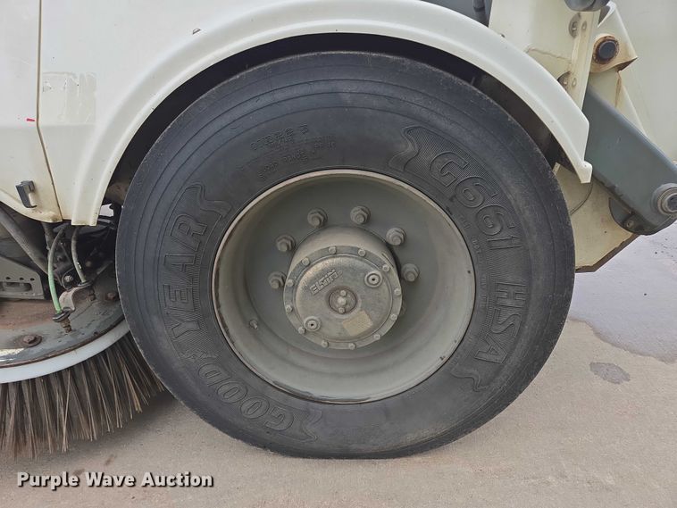 image for item DY1153 2016 Elgin Pelican NP street sweeper