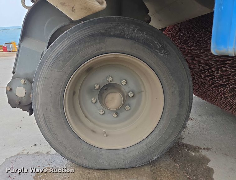 image for item DY1153 2016 Elgin Pelican NP street sweeper