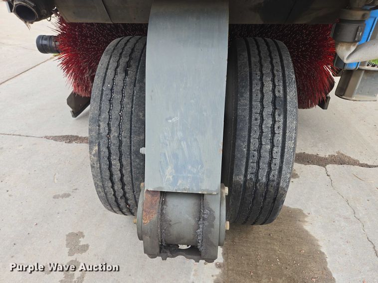 image for item DY1153 2016 Elgin Pelican NP street sweeper