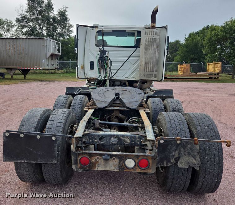 image for item DY1154 2010 International ProStar LF627 semi truck