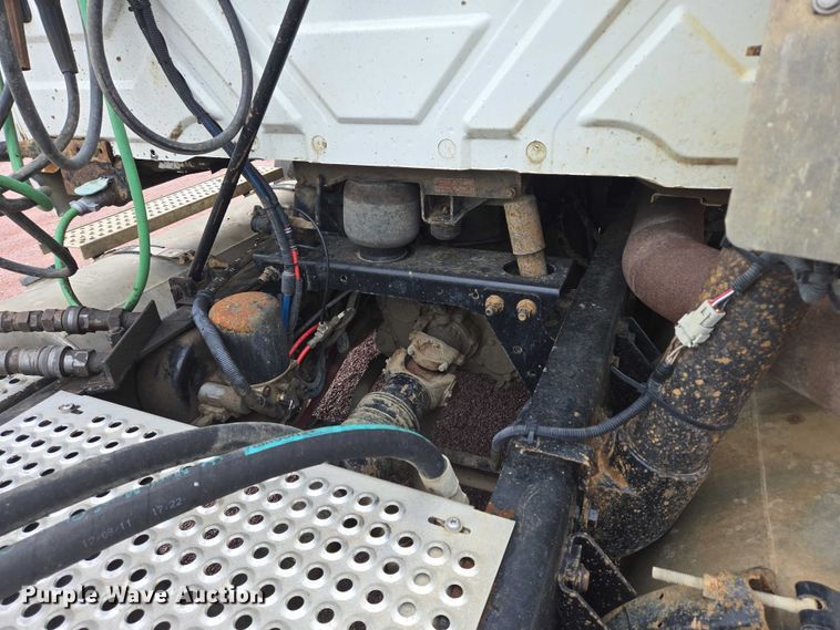 image for item DY1154 2010 International ProStar LF627 semi truck