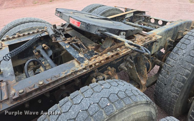 image for item DY1154 2010 International ProStar LF627 semi truck