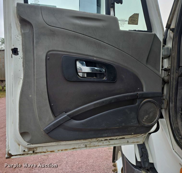 image for item DY1154 2010 International ProStar LF627 semi truck