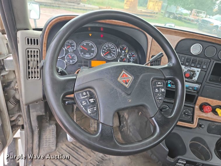 image for item DY1154 2010 International ProStar LF627 semi truck