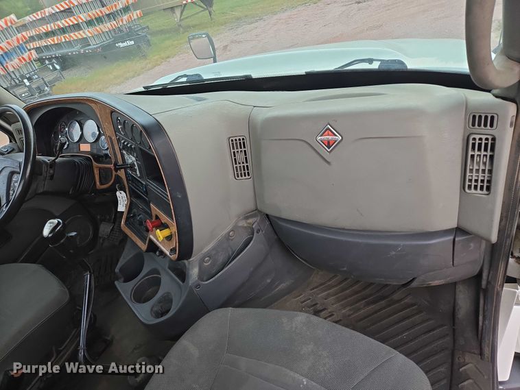 image for item DY1154 2010 International ProStar LF627 semi truck