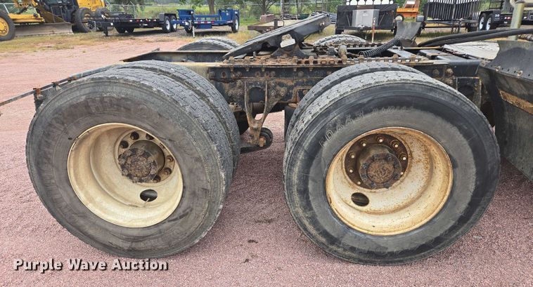 image for item DY1154 2010 International ProStar LF627 semi truck