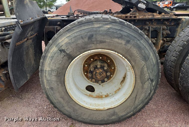 image for item DY1154 2010 International ProStar LF627 semi truck