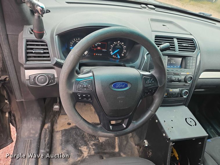 image for item DY1155 2016 Ford Explorer Police SUV