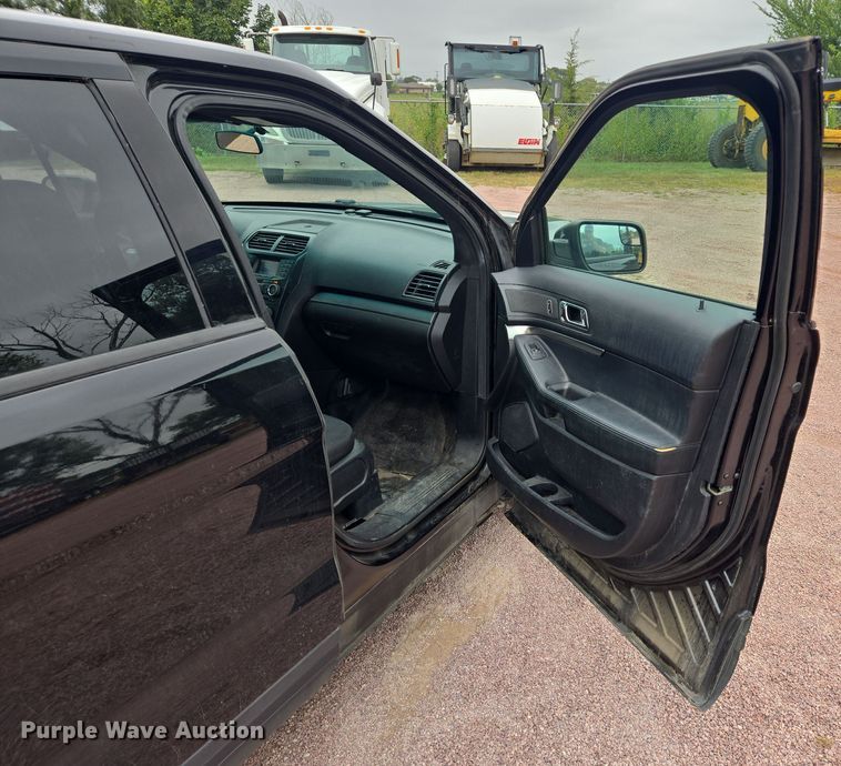 image for item DY1155 2016 Ford Explorer Police SUV