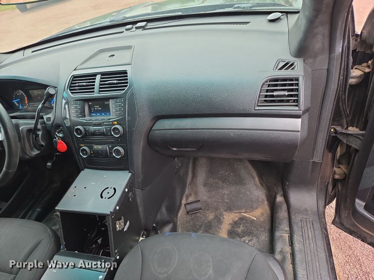 image for item DY1155 2016 Ford Explorer Police SUV