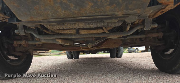 image for item DY1156 2001 Ford E350 delivery truck