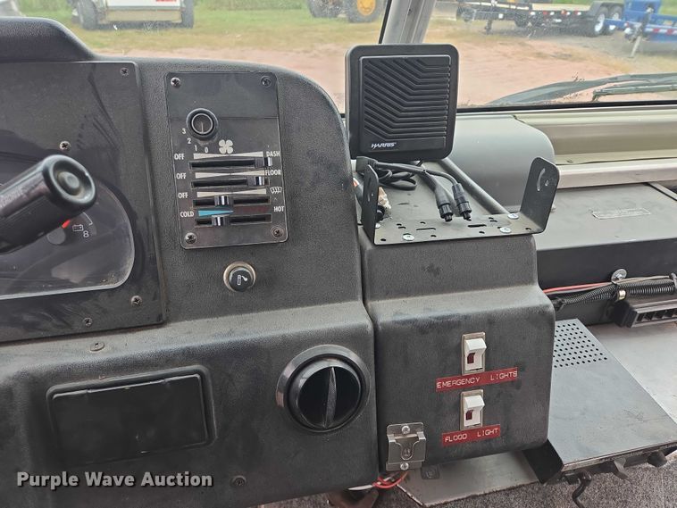 image for item DY1156 2001 Ford E350 delivery truck