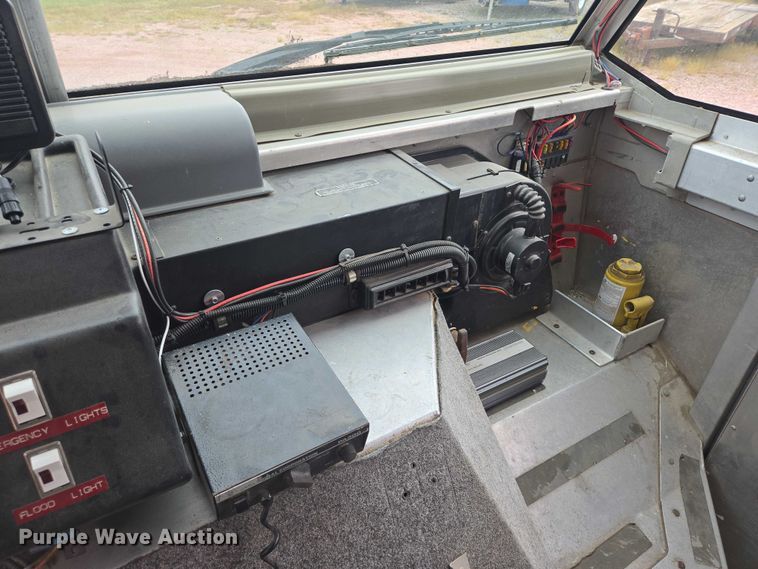 image for item DY1156 2001 Ford E350 delivery truck