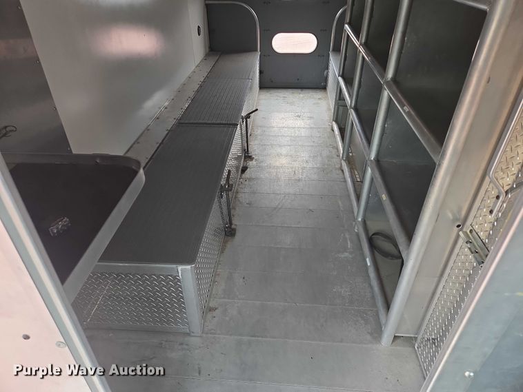 image for item DY1156 2001 Ford E350 delivery truck