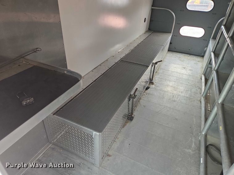 image for item DY1156 2001 Ford E350 delivery truck