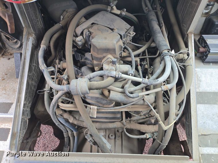 image for item DY1156 2001 Ford E350 delivery truck