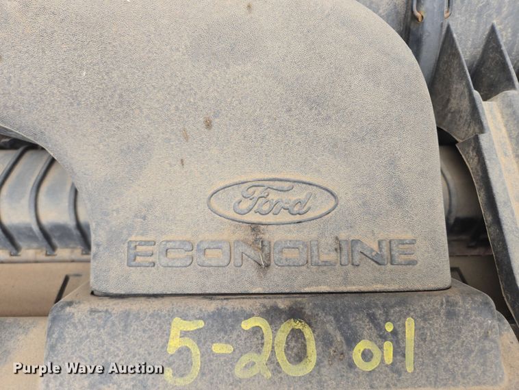 image for item DY1156 2001 Ford E350 delivery truck