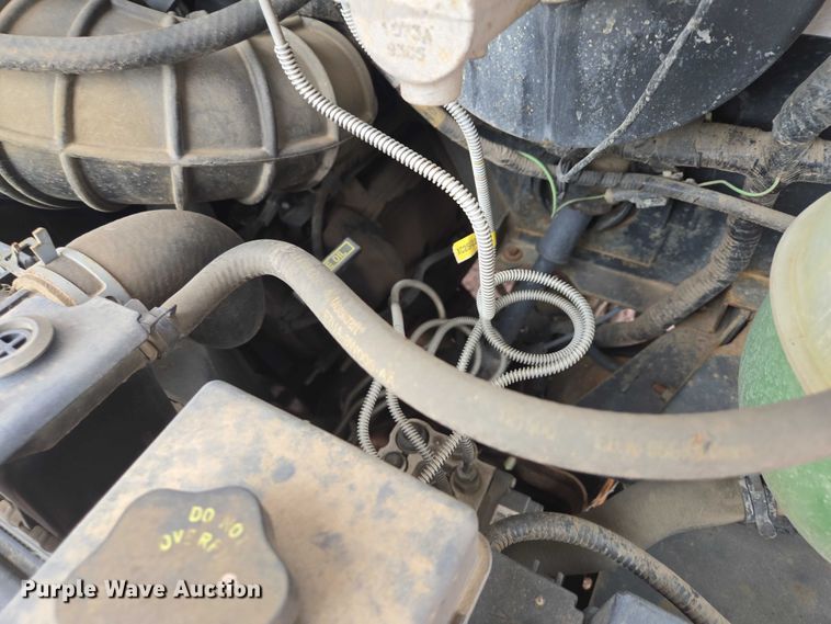 image for item DY1156 2001 Ford E350 delivery truck